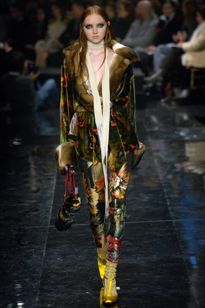Look 48